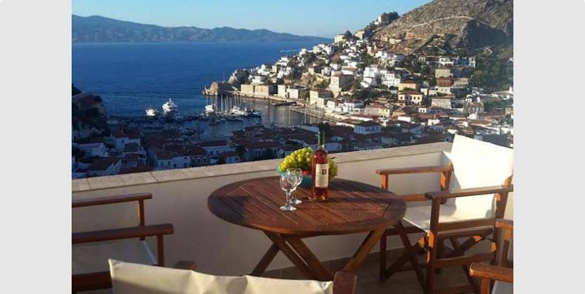 Feriehus for 4 personer, med Balkong og Terrasse i tillegg til Utsikt i Hydra