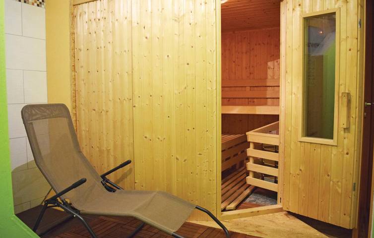 Ganze Ferienwohnung, Saunaterrassenwohnung am Fluss mit WiFi. in Bad Griesbach im Schwarzwald, Bad Peterstal-Griesbach
