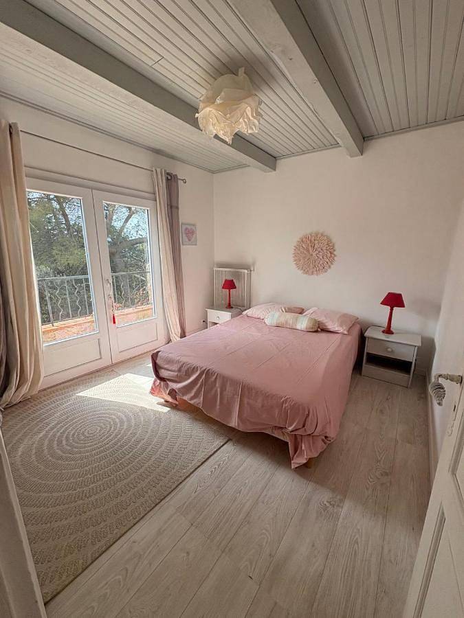 Standard Double Room with Shared Bathroom in Lorgues, Région de Draguignan