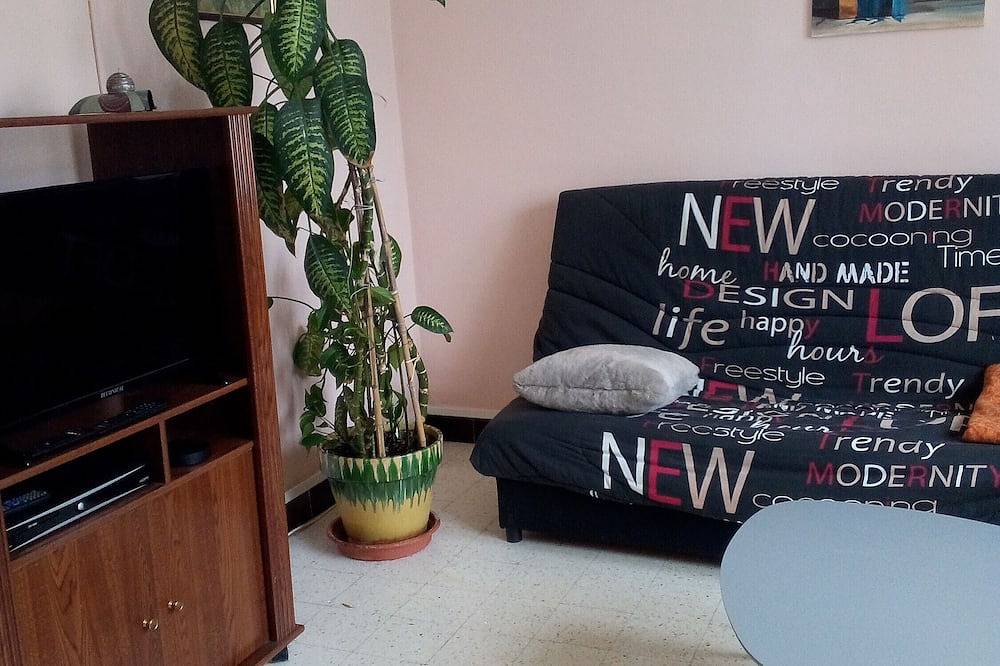 Entire apartment, Apartment 'Le Vigan' with Shared Garden and Wi-Fi in Le Vigan, Cévennes