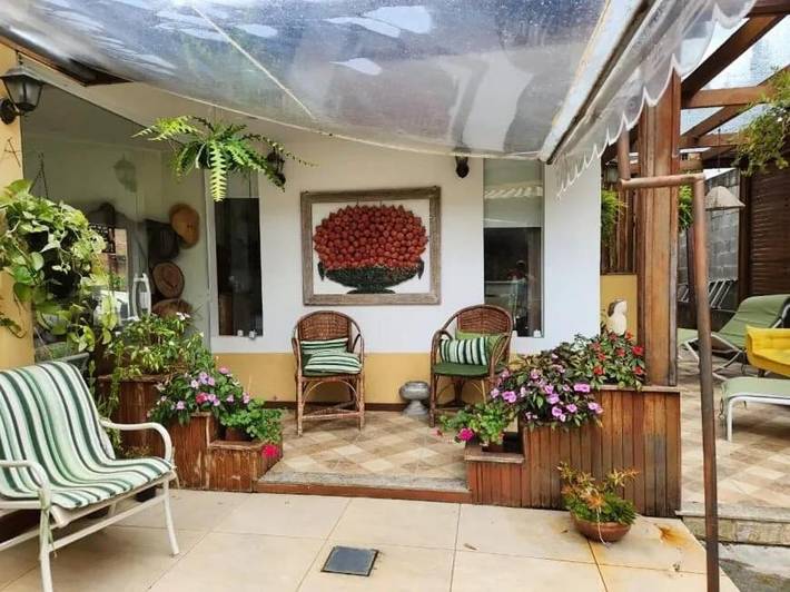 Casas e apartamentos de temporada para 6 pessoas, com jacuzzi e jardim e ainda sauna and piscina em Teresópolis