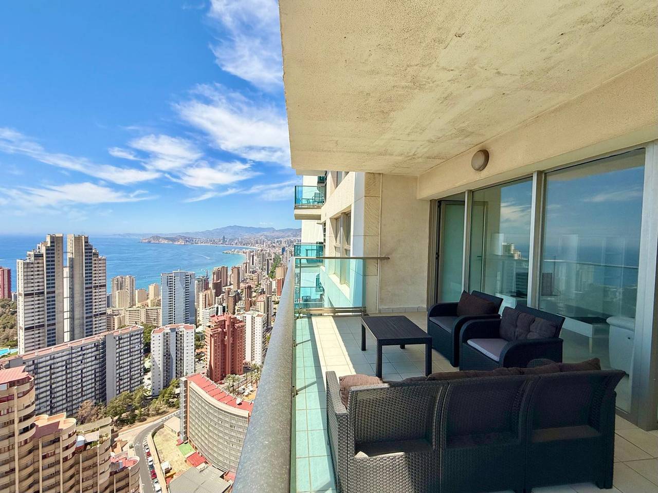 Geheel appartement, Modern apartment with mountain view - 4 guests in Benidorm, Costa Blanca