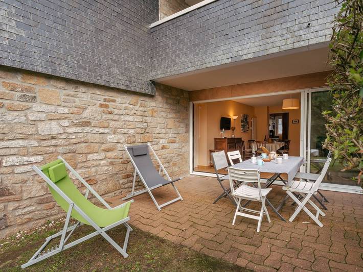 Ganze Wohnung, Gemütliche 2-Zimmer-Wohnung für 5 Personen, nur 250m vom Strand entfernt mit Terrasse und Garten in Carnac Plage, Carnac