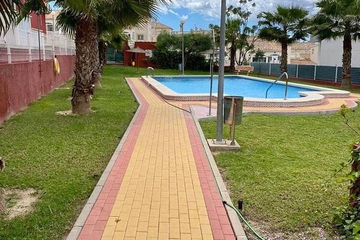 Ferienhaus für 4 Personen, mit Balkon und Terrasse sowie Garten und Pool in Torrevieja - 4