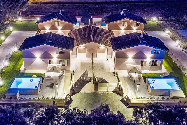 Entire apartment, Nice apartment for 7 people with WIFI, A/C, private pool, TV, terrace and pets allowed in Cecina, Etruscan Coast
