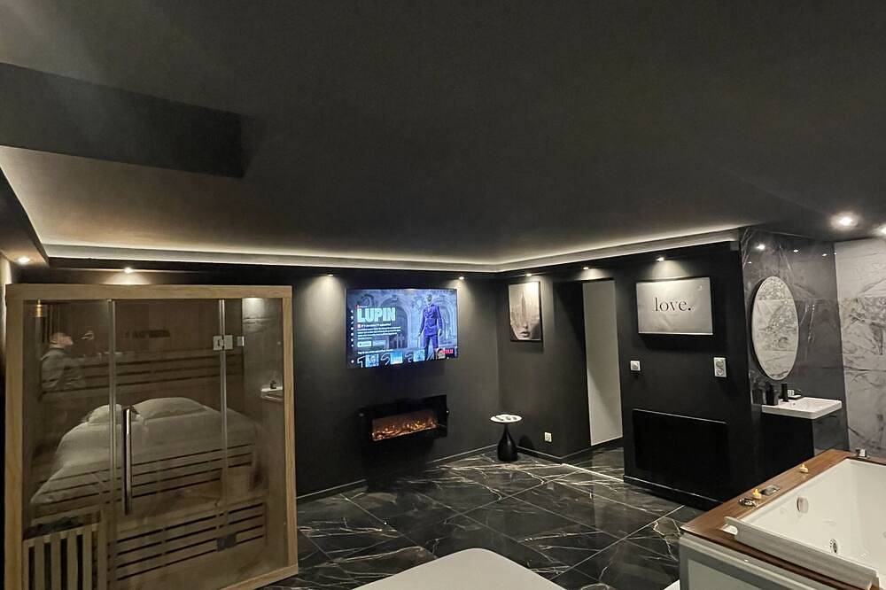 Entire apartment, Suite Prestige Jacuzzi, Sauna, Netflix, Disney+ in Amiens, Amiens region
