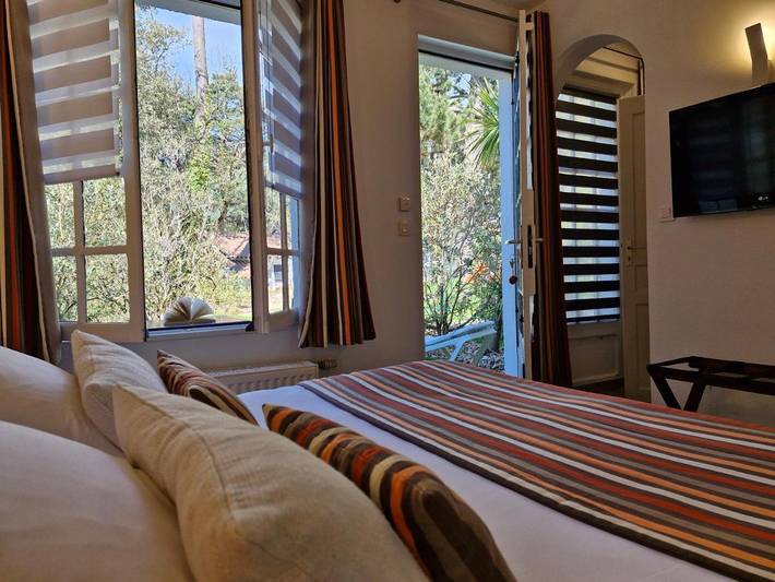 Hôtel pour 2 personnes, avec vue ainsi que jardin et terrasse, animaux acceptés dans Plage des Dames - 2