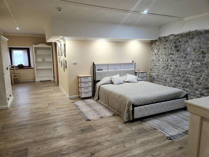 Chambre d’hôte pour 3 personnes, avec terrasse et vue