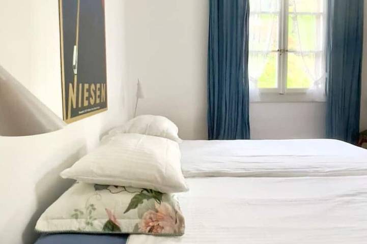 Ganze Wohnung, Amazing View with balcony and free Parking in Oberhofen am Thunersee, Thunersee