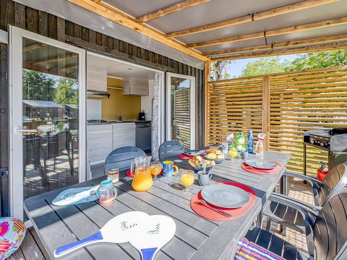Flower Camping Les Ilates - Mobilhome 4 personnes - Homeflower Premium Plus 29m² (2 chambres) + lits faits à l'arrivée et ménage | 4 personnes in Loix, Île de Ré