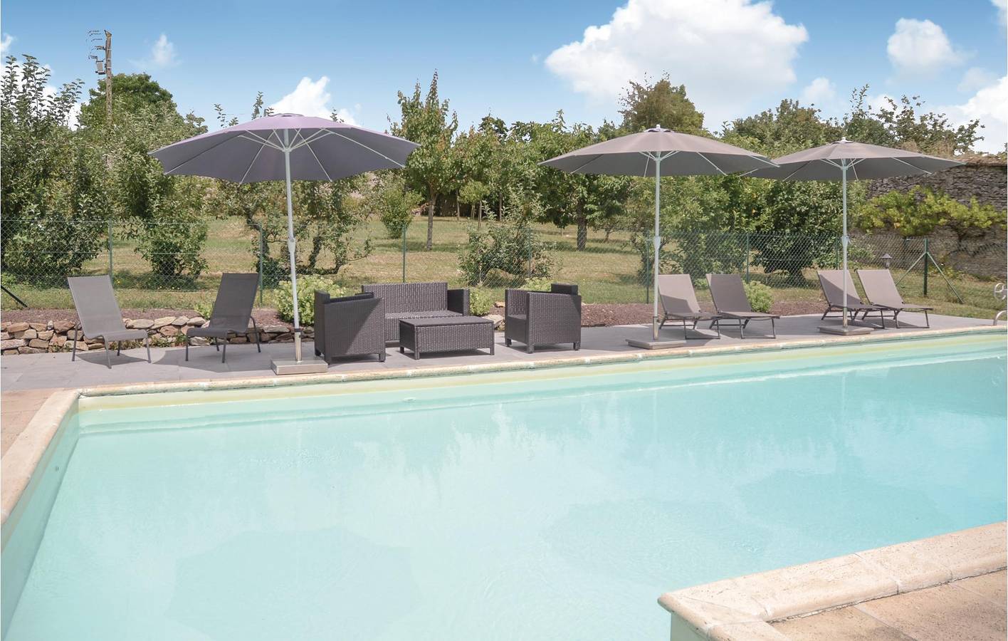 Spacious 110m² Apartment with Pool & Garden, Near Bouère in Bouère, Mayenne