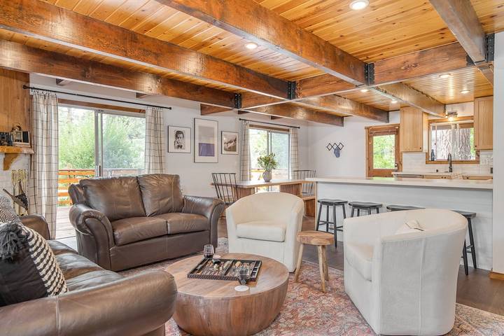 Glamping for 8 people, with yard and balcony, with pets in Big Bear Lake