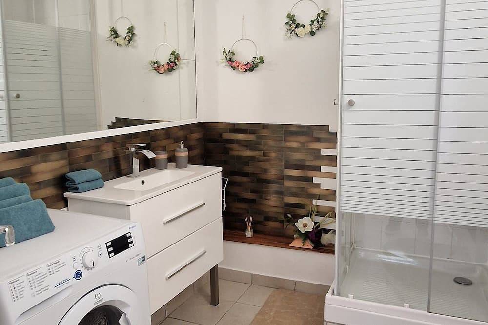 Apartamento entero, Quiet and cozy 2 steps from downtown  in Bruyères-le-Châtel, Essonne