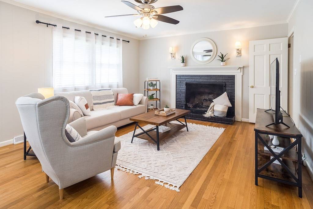 Comfy and Spacious Hamilton Hills Home with Game Room in Greensboro, Guilford County