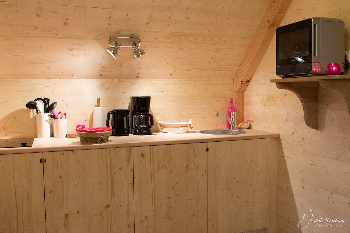 La cabane Spa de Céline - la Petite Sapinière in Voussac, Allier