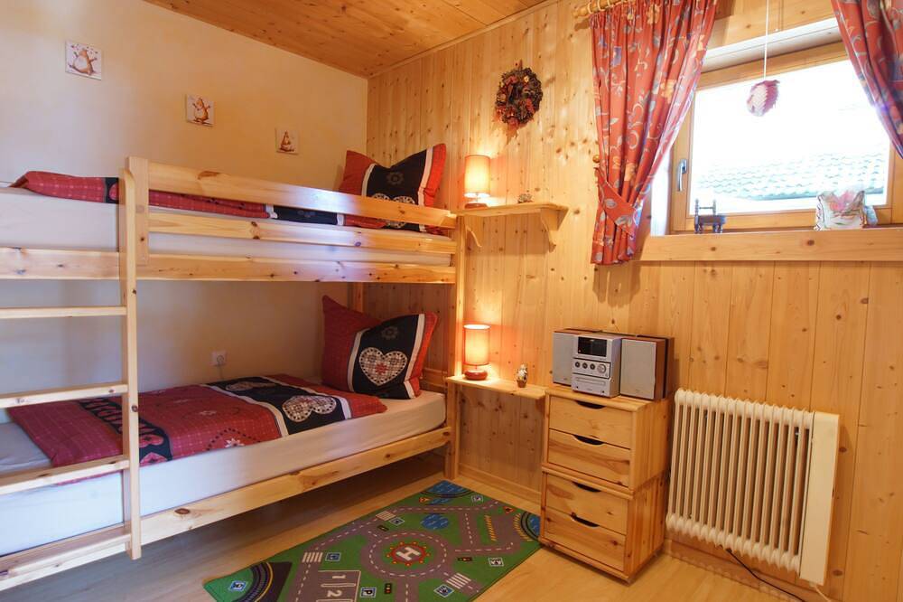 Wohlfühl-Hütte auf der Alm zum Relaxen in den Bergen mit Sauna, ganzjährig. Ziel in Reichenau (Österreich), Nockberge