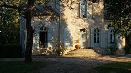 Chambre d’hôte pour 4 personnes, avec vue ainsi que jardin et piscine à Merles