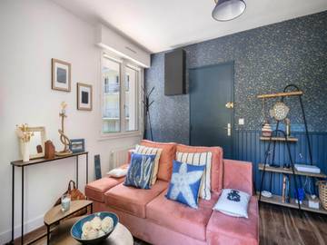 Gîte pour 3 personnes, avec jardin, adapté aux familles dans Port de Gourmalon