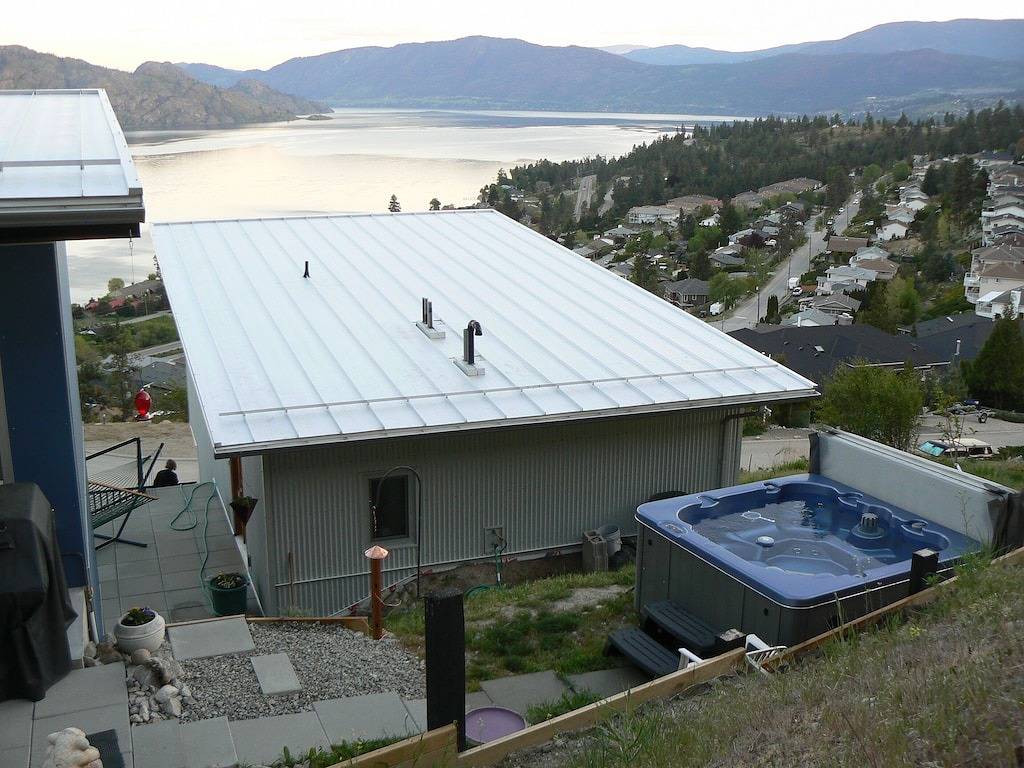 Privater, herzhafter See- / Bergblick, Whirlpool, perfekte Flucht für Paare. in Peachland, Regional District of Central Okanagan