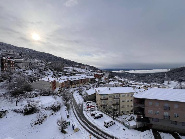 Hôtel pour 3 personnes, avec piscine ainsi que jardin et terrasse à Mijares - 3