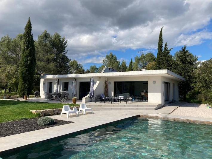 Location de vacances pour 8 personnes, avec piscine dans Le Triadou