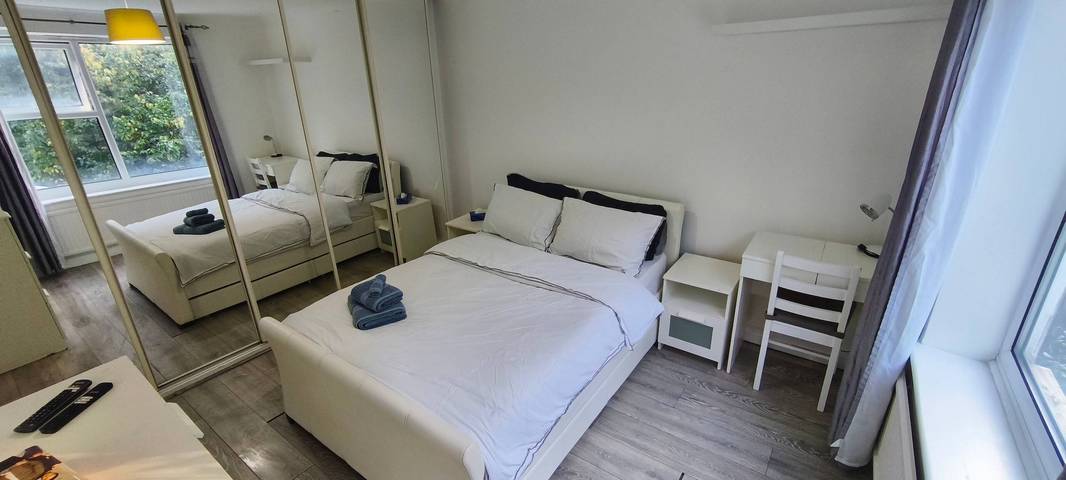 Encantadora habitación doble grande con baño privado en Chelmsford in Chelmsford, Essex