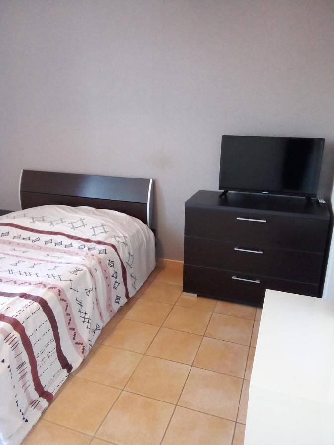 Gîte pour 2 personnes, avec terrasse et vue à Saint-Germain-Nuelles - 2