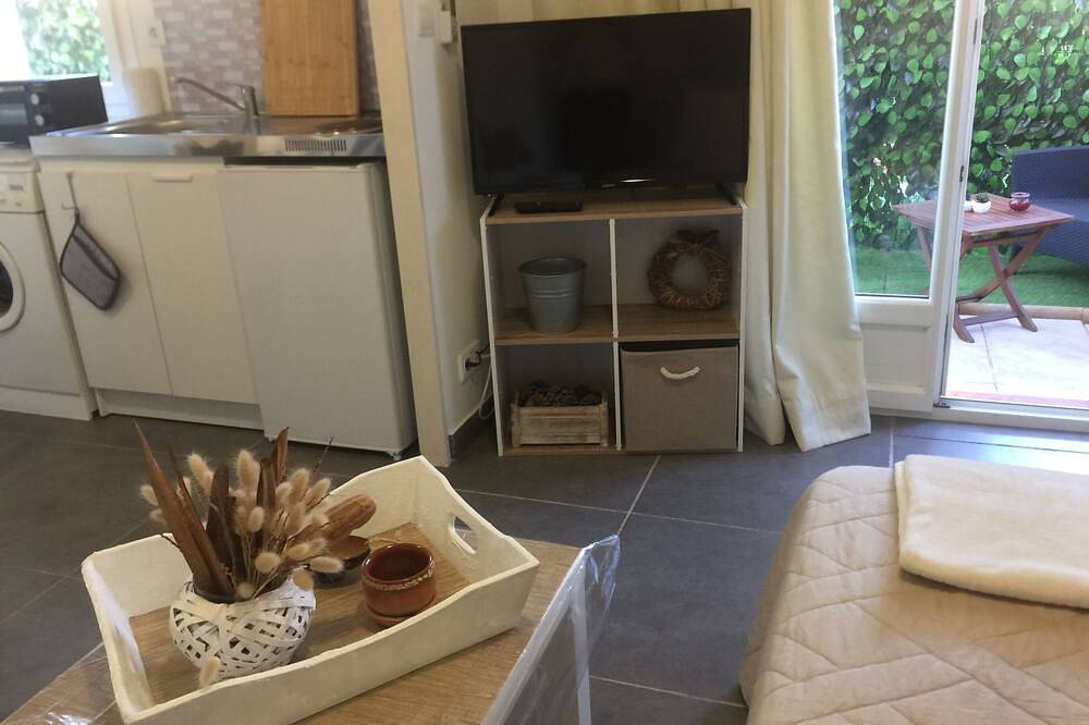 Apartamento entero, Joli Studio rdc Avec Jardin Privé et Ombragé in Le Cannet-des-Maures, Region de Draguignan