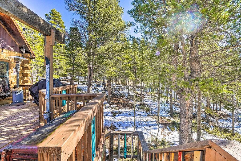 Bbqs, Hikes & Fireside Nights: Cabin in Black Hawk in Arapaho and Roosevelt National Forests
