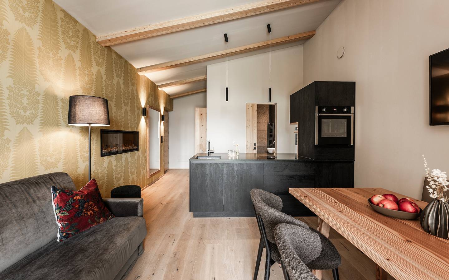 Appartamento intero, Oberplunerhof Chalet Skyline di Lusso con Vista Montagna, Terrazze Private e Giardino in Getzenberg, Chienes