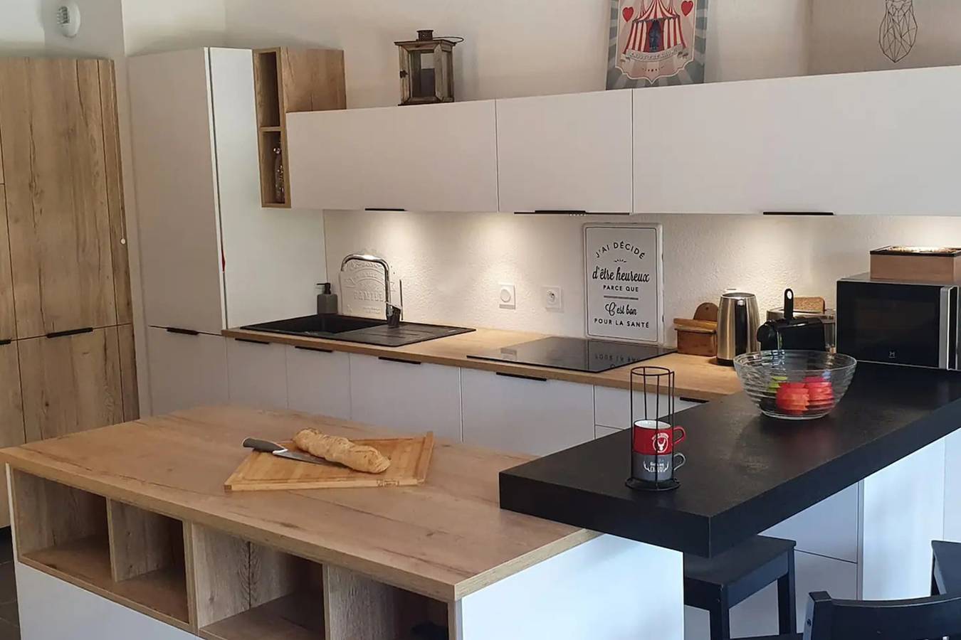 Apartamento entero, Apartment with terrace, sleeps 8, village centre in Saint-Jean-de-Sixt, Región de Annecy