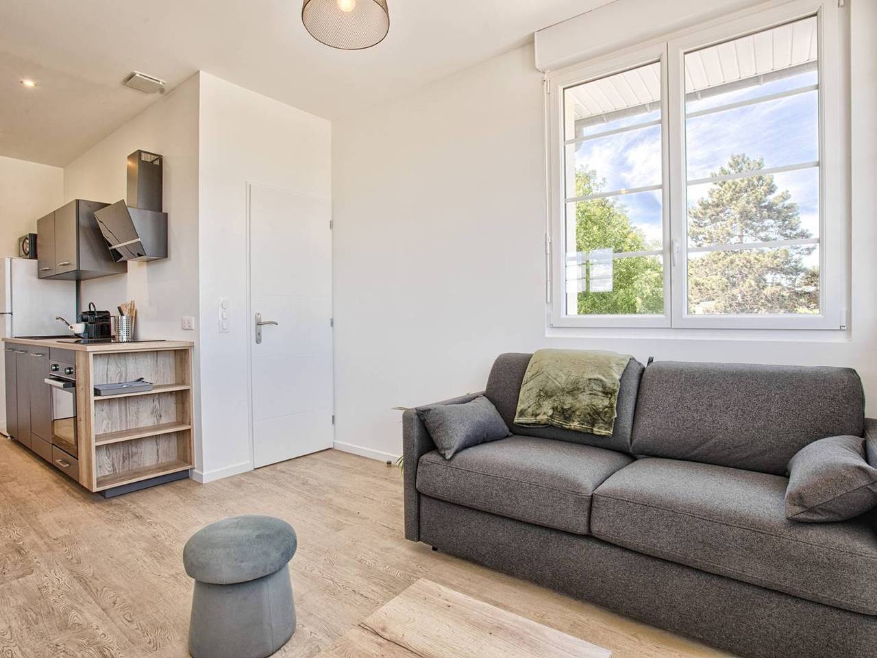 Entire apartment, Appartement lumineux avec 2 balcons à 600m de la plage in Merville-Franceville-Plage, Caen region