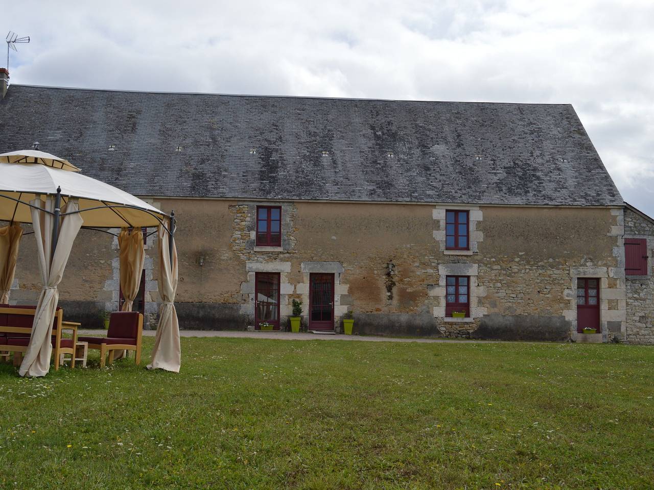 Charmante chambre d'hôtes rénovée avec parking à La Berthenoux in La Berthenoux, Région de La Châtre