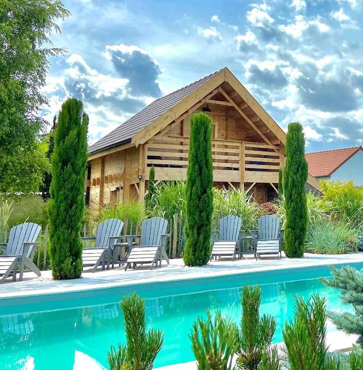 Chambre d’hôte pour 2 personnes, avec jacuzzi et piscine ainsi que jardin et sauna