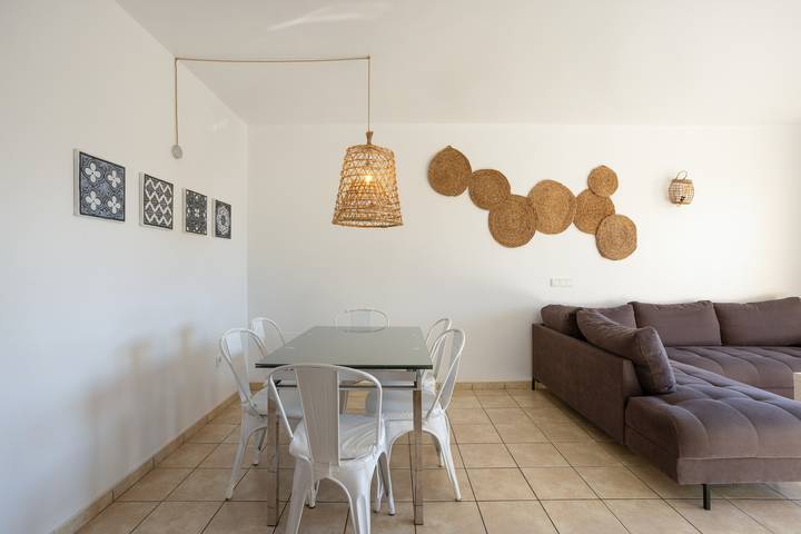 Apartamento entero, Apartamento 'La Mundial Formentera' con vistas al lago, Wi-Fi y aire acondicionado in Es Pujols, Formentera