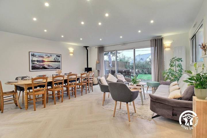 Gîte pour 11 personnes, avec terrasse et jardin à Arradon - 4