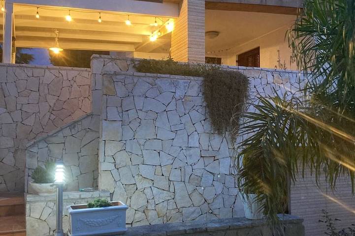 Villa für 6 Personen, mit Whirlpool und Garten sowie Terrasse - 1