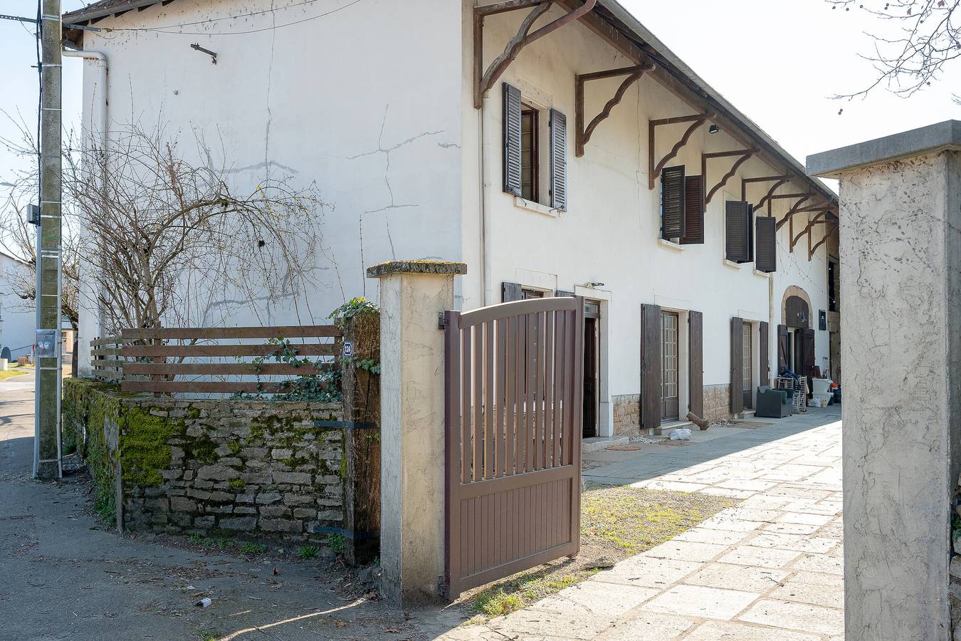 Entire apartment, Apartment 'Kali-Milo' with Shared Garden and Wi-Fi in Saint-Romain-de-Jalionas, La Tour-du-Pin region