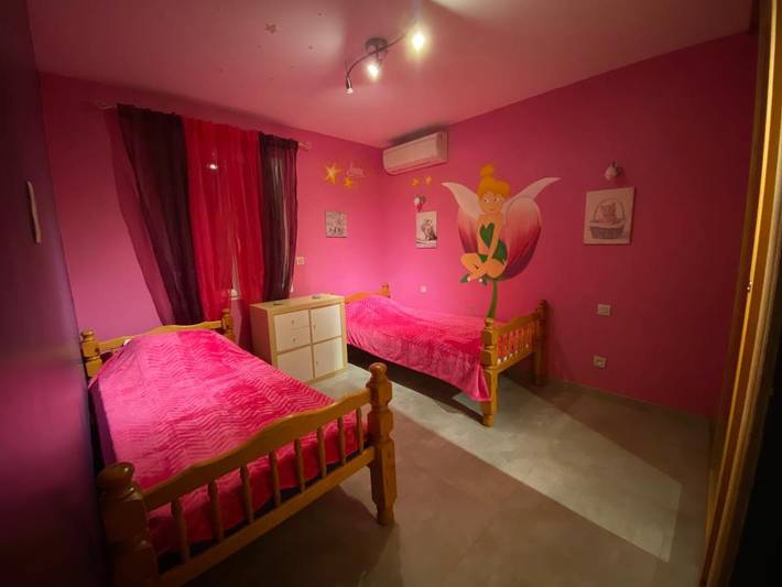 Location de vacances pour 6 personnes, avec terrasse et vue, animaux acceptés à Pouzolles - 2