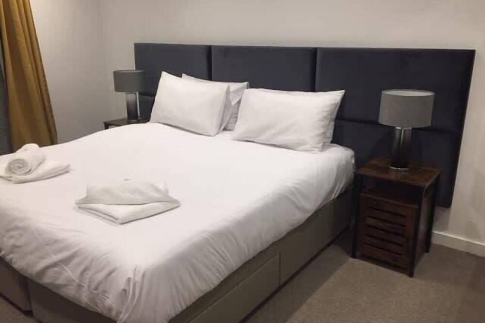Luxury Holywell Beach House with Hot Tub in Holywell Bay, Cornwall
