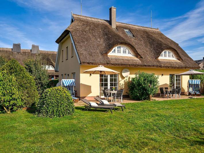 Ferienwohnung für 5 Personen, mit Terrasse und Garten sowie Sauna in Prerow