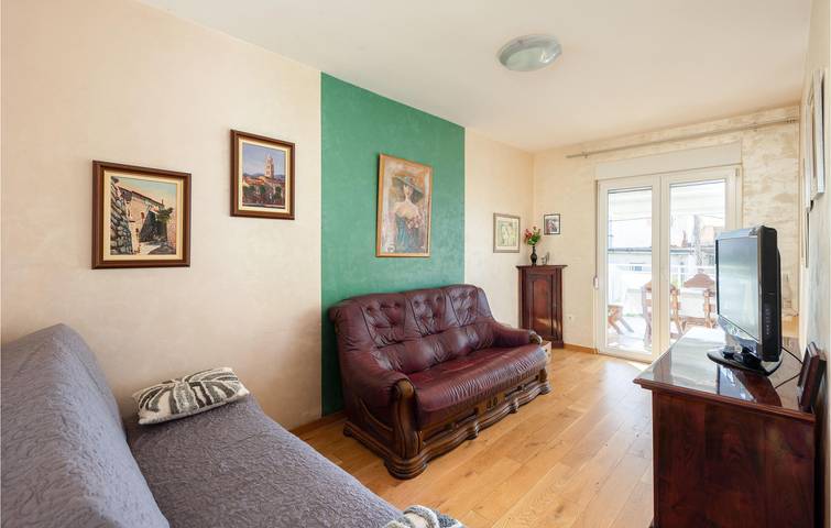 Charming Sea View Apartment with Pool & Terrace, 1.5km from Beach in Podstrana, Split-Dalmatia