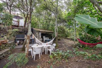 Casa rural para 4 personas, con jardín en Azores