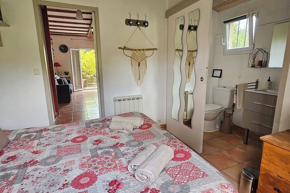 Gite la souquette between sea and mountains with swimming pool in Draguignan, Draguignan region