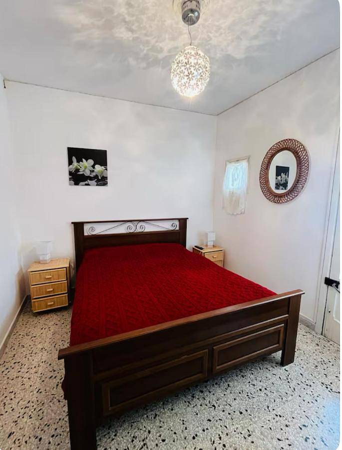 Appartamento per 7 persone, con balcone a Roca Vecchia