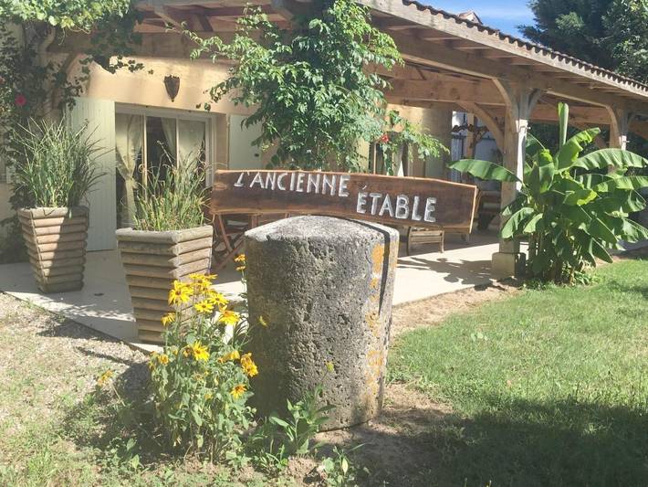 Location de vacances pour 7 personnes, avec Terrasse ainsi que Jardin et Vue à Saint-Avit-Saint-Nazaire
