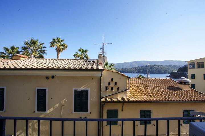 Gîte pour 4 personnes, avec terrasse à Porto Azzurro - 3