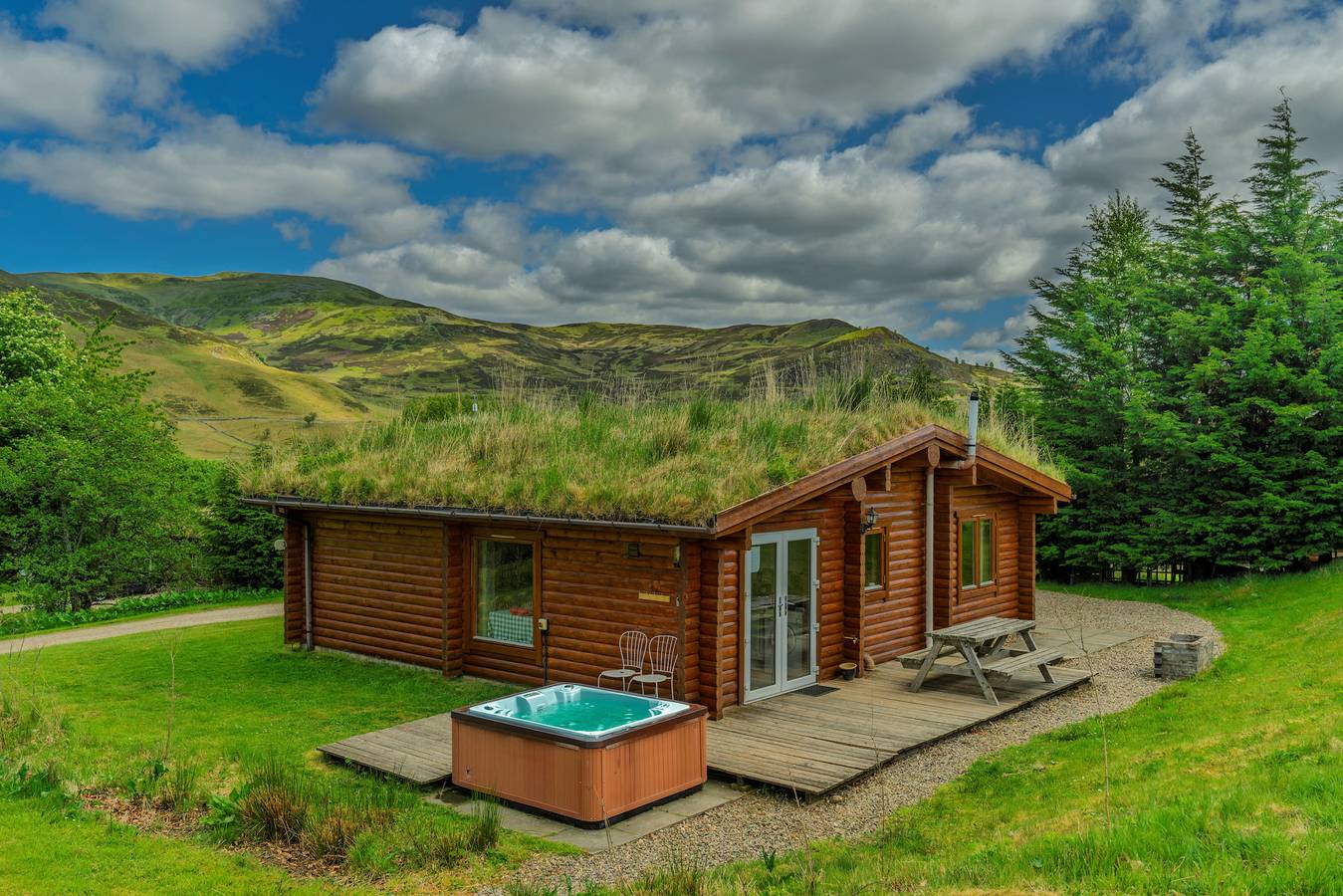 Entire holiday apartment, Cragdhu Log Cabin in Glenshee, Cairngorms National Park