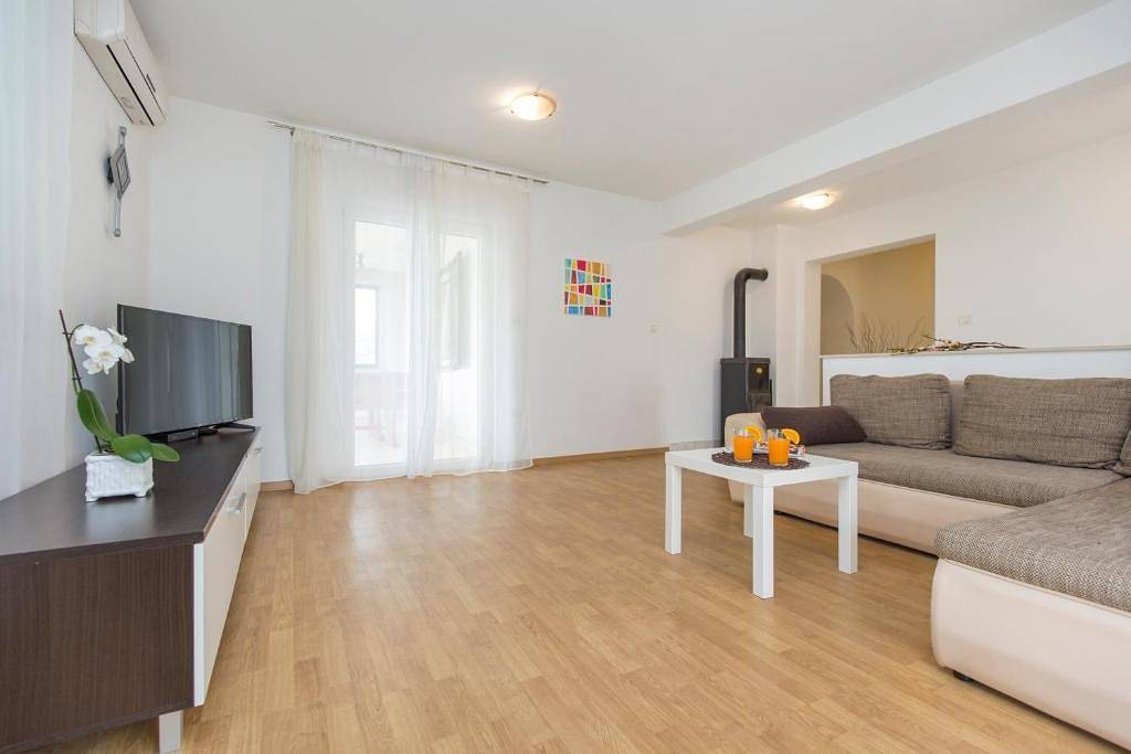 Geheel appartement, Vakantieappartement voor 7 personen met balkon/terras in Labin , Oostkust Istrië
