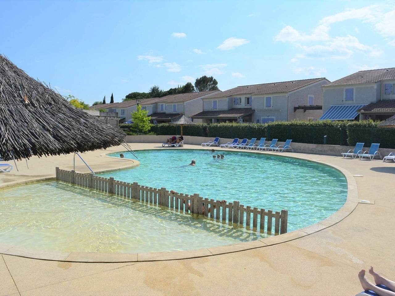 Maison duplex avec terrasse pour 6 pers, piscine chauffée, clim et équipements bébé in Vallon-Pont-d'Arc, Gorges de l’Ardèche